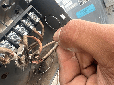 jump out the auxiliary connected to the compressor contactor